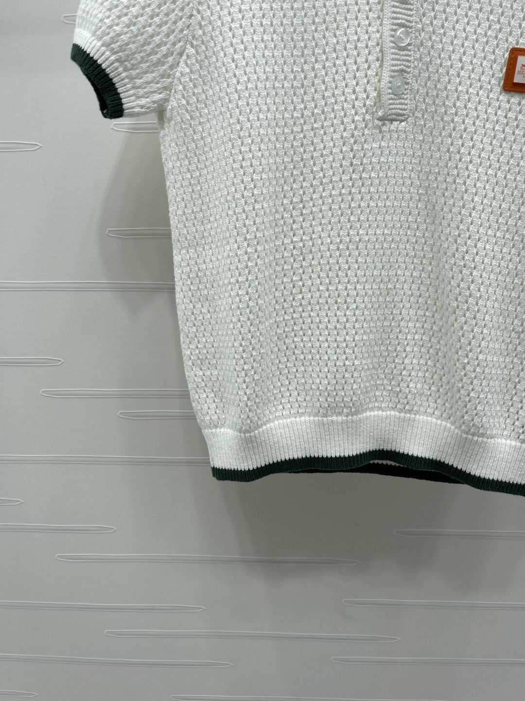 Women's short sleeves